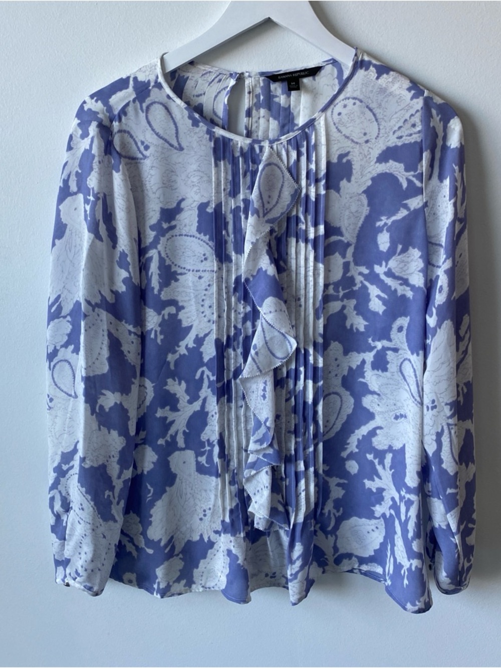 Banana Republic Lavender and White Floral Ruffle Front Blouse‎